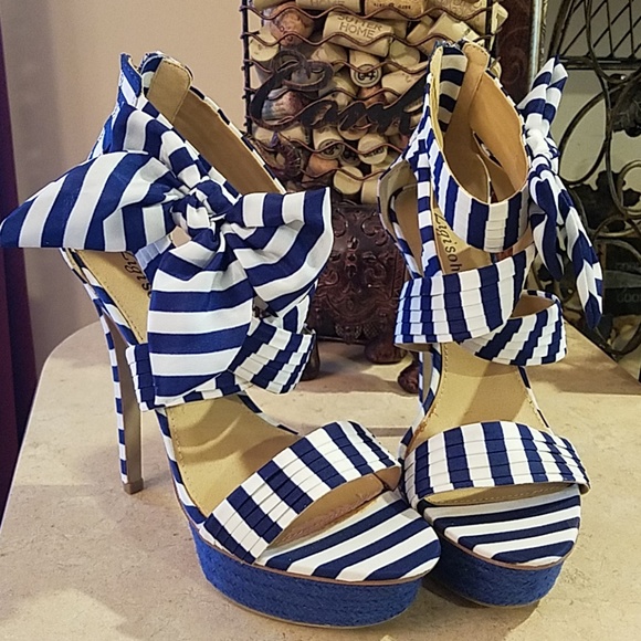 Zigi Soho Shoes - Zigi Soho blue & white heels